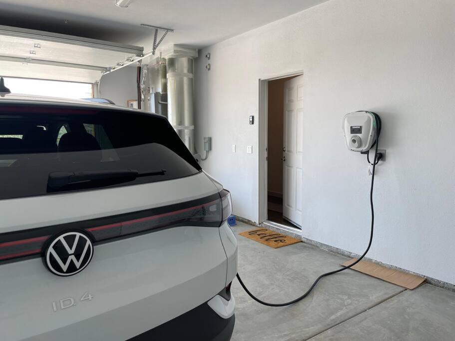 Three Tree Villa W/ Ev Charging Yucca Valley Buitenkant foto